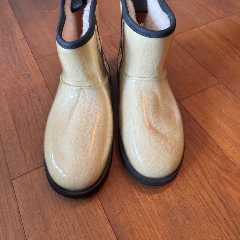 UGG Black Sole Boots